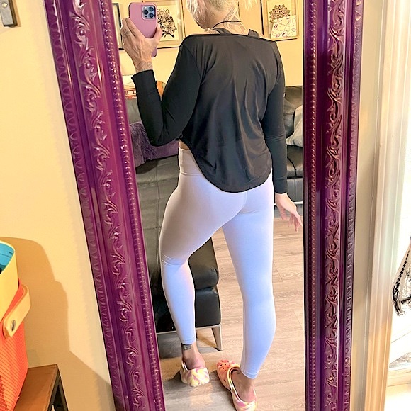 ARITZIA • TNA • Atmosphere Leggings *26” • Size Small • Very Light Purple-Blue - Picture 13 of 16